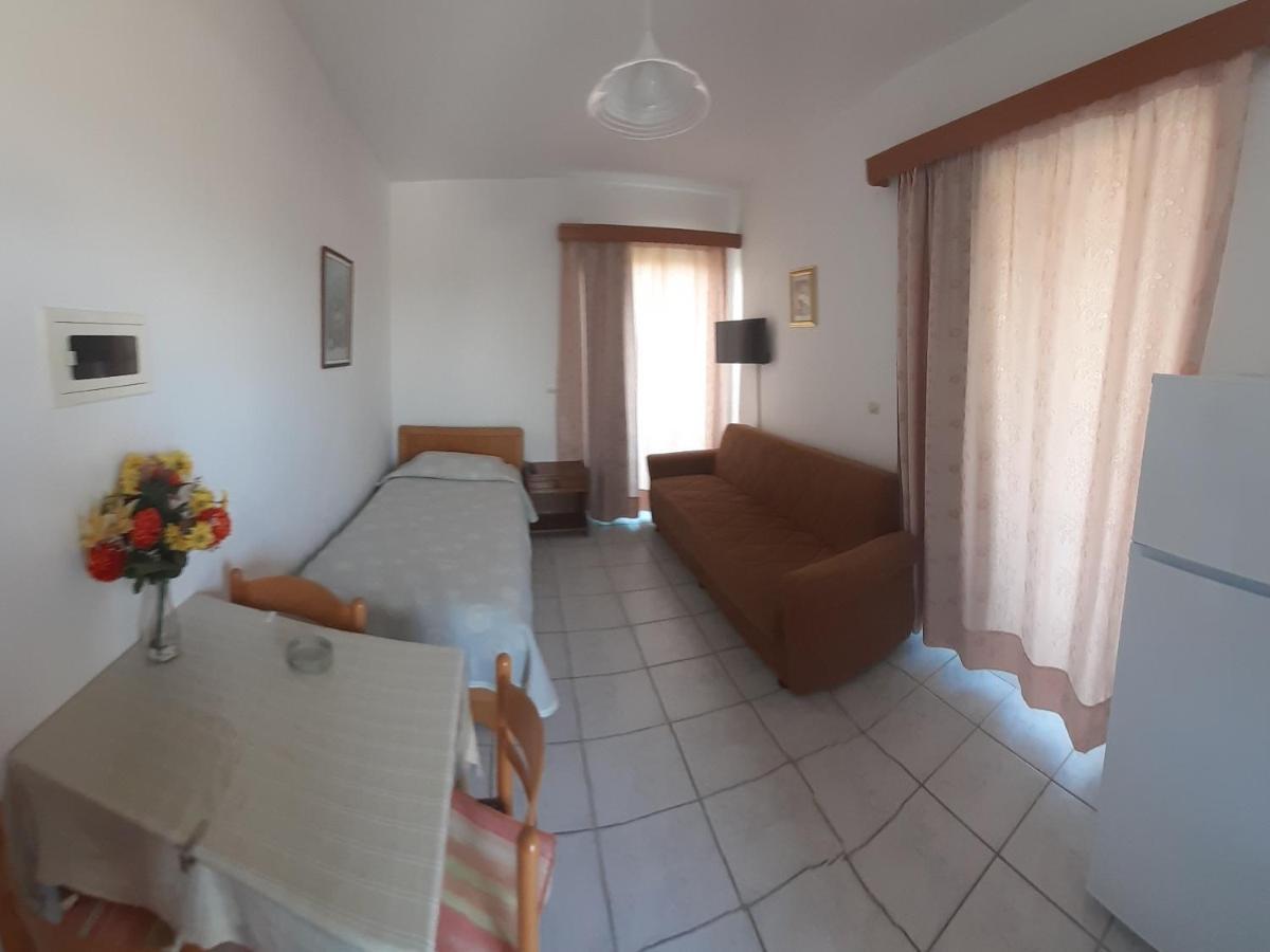 Zikas Apartments Marmari  Bagian luar foto